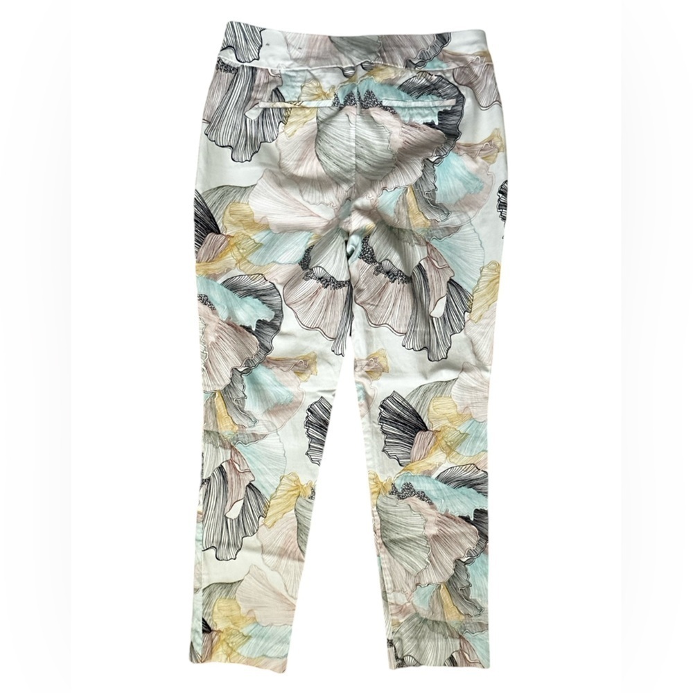 Chico’s BRIDGETTE ANKLE Cropped PANTS Pastel Floral Women’s US Size 8R. - Picture 4 of 15